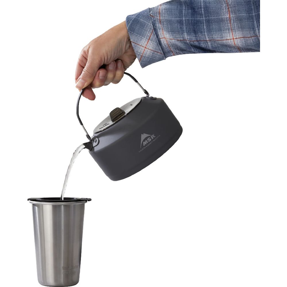MSR Pika 1 L Teapot in use with hot water