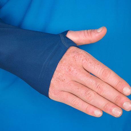 Palm Helios Hoodie Base Layer zoom on wrist with thumb loop