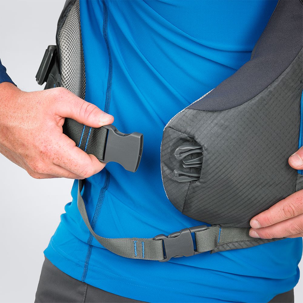 Palm Riff Whitewater Buoyancy Aid  jet grey zoom on side buckle